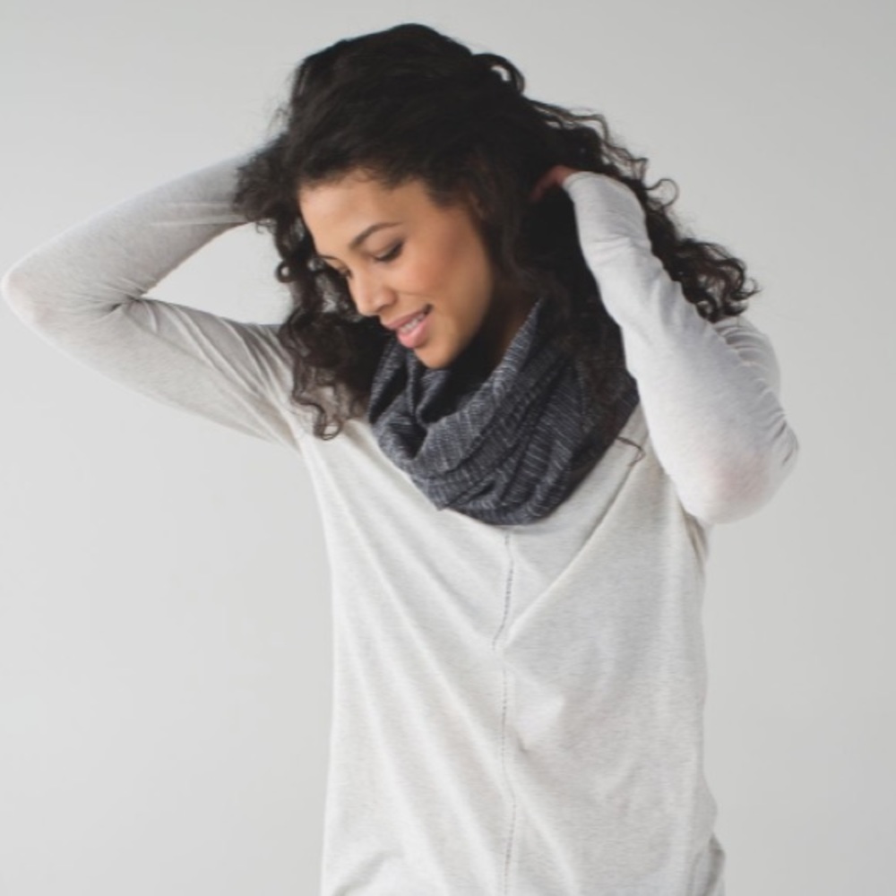Lululemon Vinyasa Scarf
Coco Pique Black White